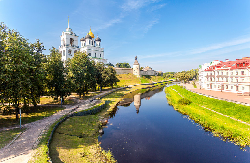 Псковский кремль в августе
